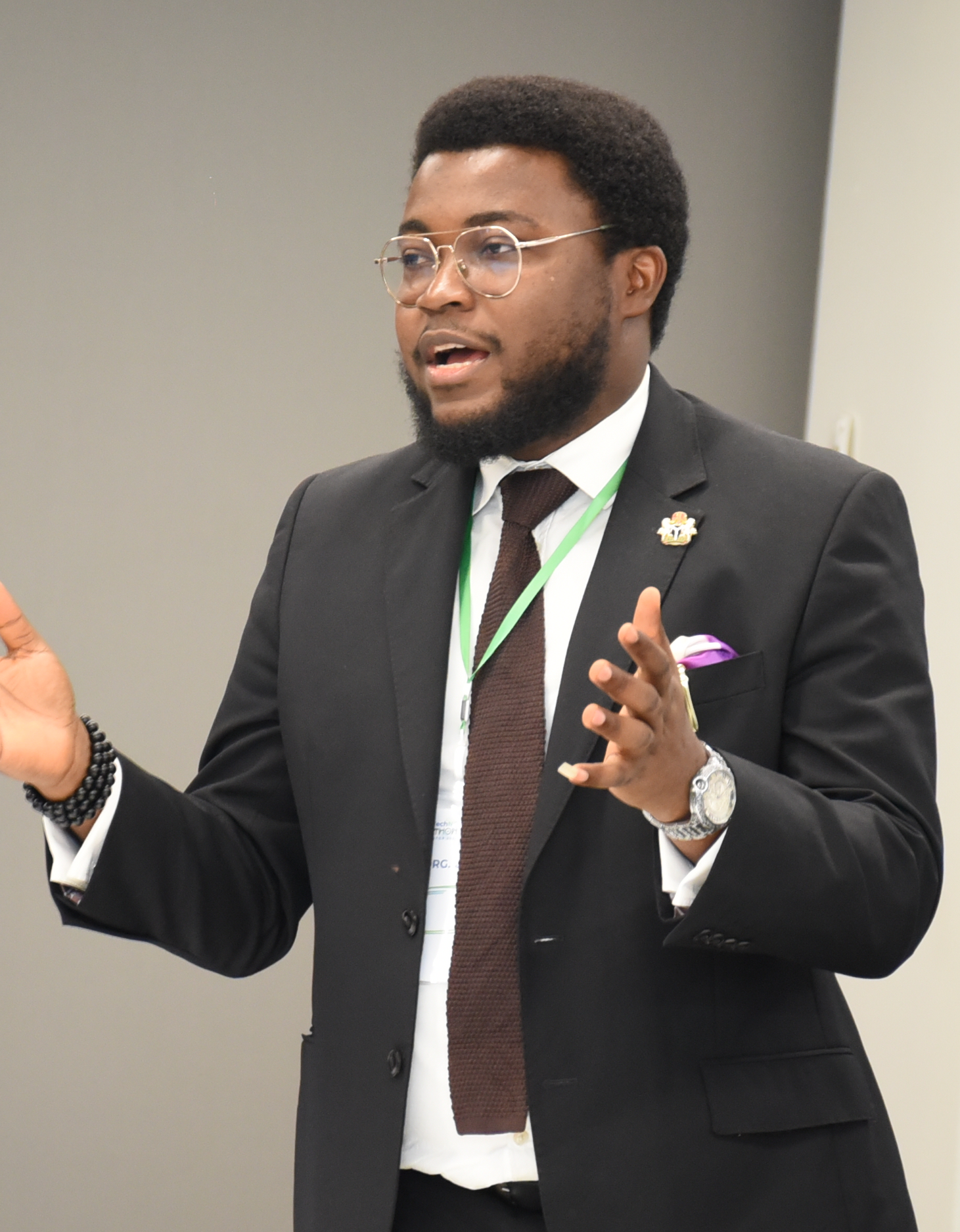 Fernandez Marcus-Obiene leading a discussion